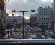 �f���炵�����̐��E